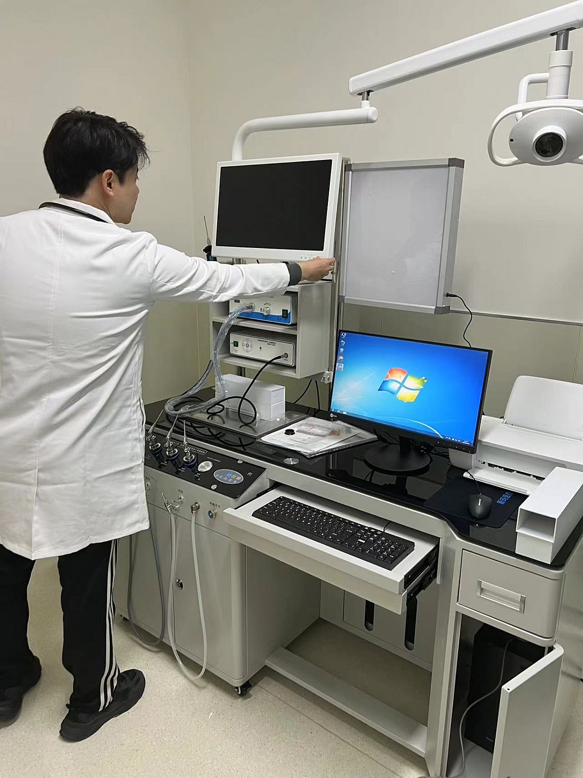 五官科操作臺醫(yī)用耳鼻喉檢查治療臺醫(yī)院用鼻咽喉科設備生產(chǎn)廠家